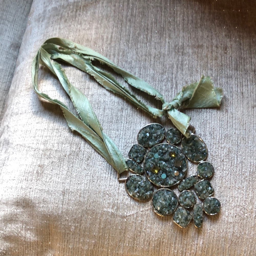 Green necklace with stones